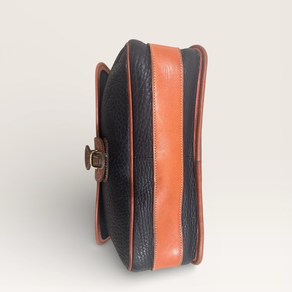 *VINTAGE* Dooney & Bourke All-Weather Leather Fold-Over Flap Crossbody - 80’s - Picture 13 of 13